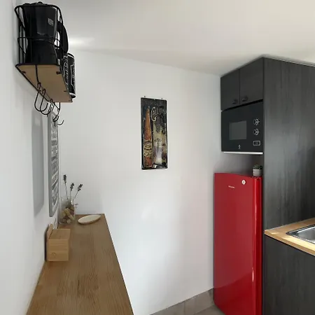 Apartment Independiente Con Parking Privado Gratuito Y Terraza De Ensueno Junto Al Teatro