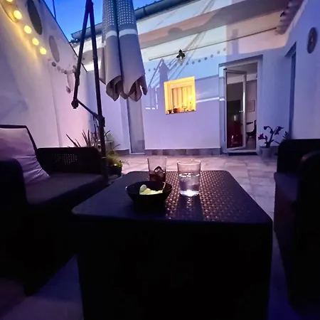 Independiente Con Parking Privado Gratuito Y Terraza De Ensueno Junto Al Teatro * Merida