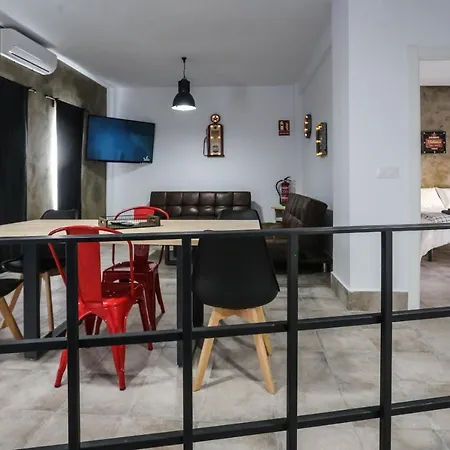 Apartment Independiente Con Parking Privado Gratuito Y Terraza De Ensueno Junto Al Teatro