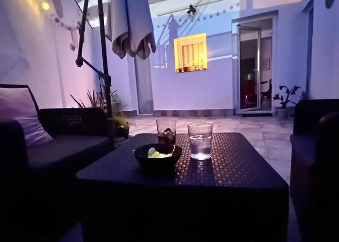 Independiente Con Parking Privado Gratuito Y Terraza De Ensueno Junto Al Teatro * Mérida