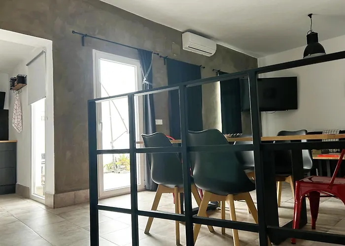 Lejlighed Independiente Con Parking Privado Gratuito Y Terraza De Ensueno Junto Al Teatro