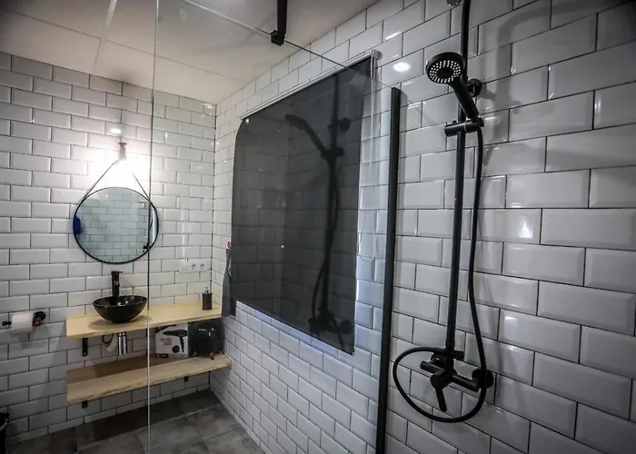 Independiente Con Parking Privado Gratuito Y Terraza De Ensueno Junto Al Teatro *